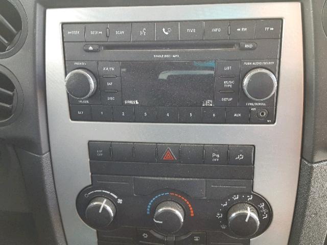 1J8HH48K28C125593 - 2008 JEEP COMMANDER Gümüş foto 9