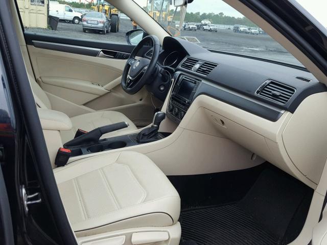 1VWDT7A31HC068809 - 2017 VOLKSWAGEN PASSAT R-L 黑色 照片 5