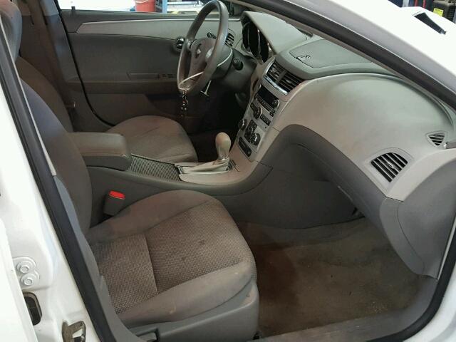 1G1ZG57B894109148 - 2009 CHEVROLET MALIBU LS თეთრი ფოტო 5