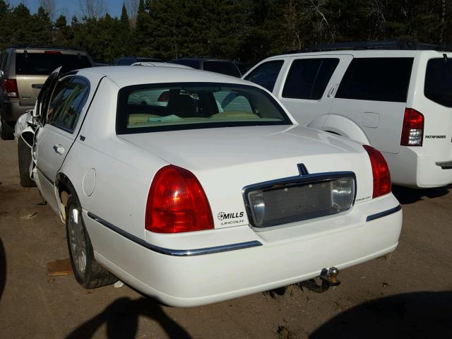 2LNHM82V89X618871 - 2009 LINCOLN TOWN CAR WHITE photo 3