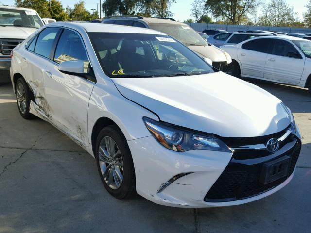 4T1BF1FK7HU379925 - 2017 TOYOTA CAMRY LE WHITE photo 1