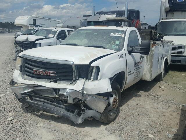 1GDJC74619E109131 - 2009 GMC SIERRA C35 WHITE photo 2