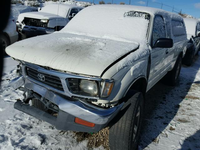 4TAWM72NXVZ261750 - 1997 TOYOTA TACOMA WHITE photo 2