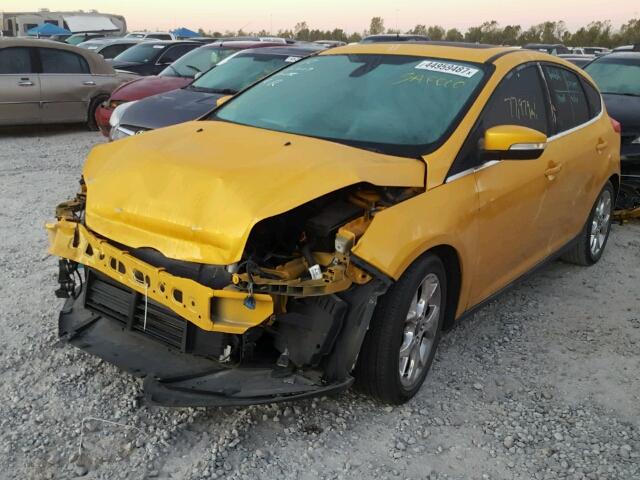 1FAHP3N22CL464474 - 2012 FORD FOCUS TITA YELLOW photo 2