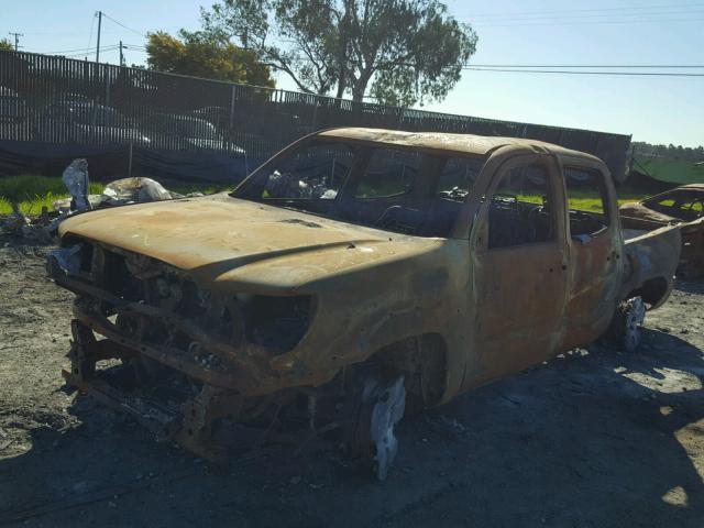 3TMLU4EN1FM172217 - 2015 TOYOTA TACOMA DOU BURN photo 2