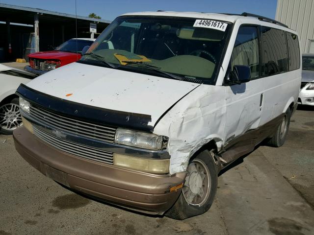 1GNDM19WXWB133890 - 1998 CHEVROLET ASTRO TWO TONE photo 2