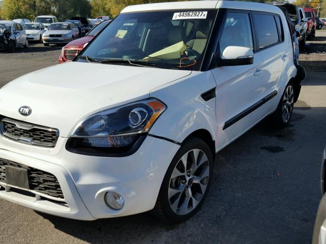 KNDJT2A62D7770949 - 2013 KIA SOUL + WHITE photo 2