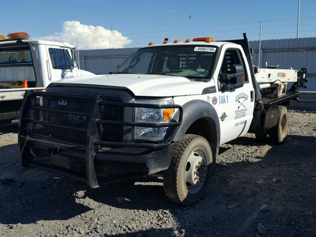 1FDUF5HTXCEB85978 - 2012 FORD F550 SUPER WHITE photo 2