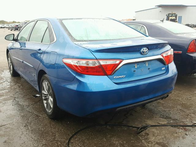 4T1BF1FK5HU667460 - 2017 TOYOTA CAMRY LE BLUE photo 3