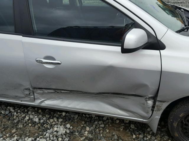3N1CN7AP4CL897806 - 2012 NISSAN VERSA S 银色 照片 5