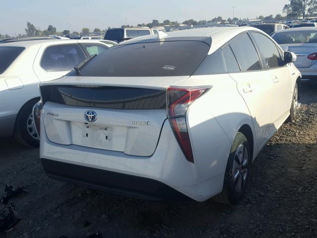 JTDKARFUXG3015263 - 2016 TOYOTA PRIUS WHITE photo 4