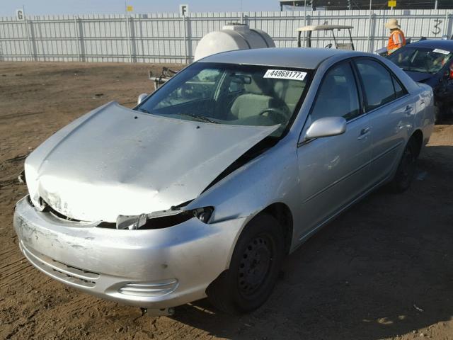 JTDBE32K630166179 - 2003 TOYOTA CAMRY LE SILVER photo 2