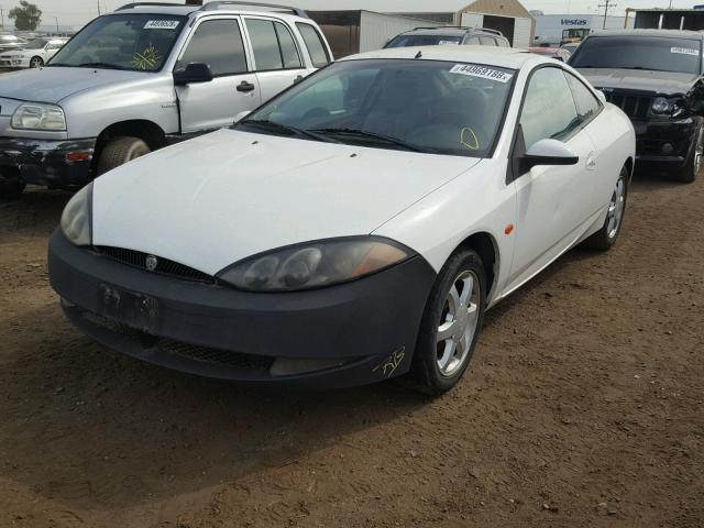 1ZWFT61L9Y5611634 - 2000 MERCURY COUGAR V6 WHITE photo 2