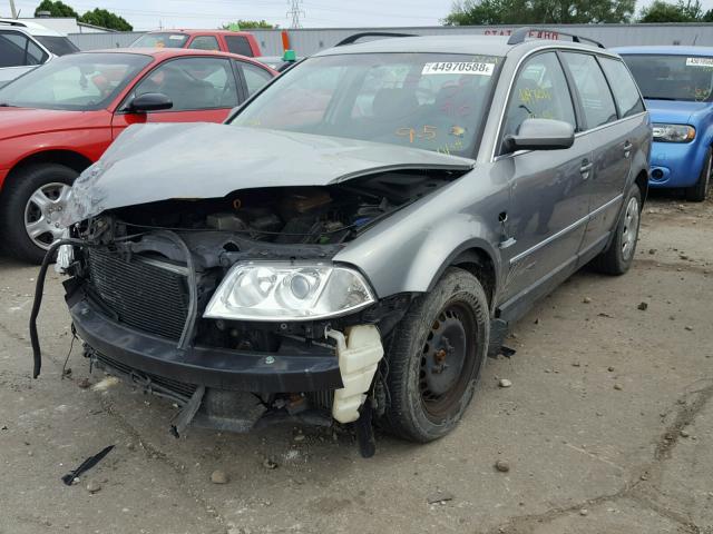 WVWVD63B21E237006 - 2001 VOLKSWAGEN PASSAT GLS GRAY photo 2