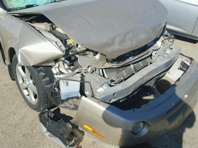 JN1CA31A41T301568 - 2001 NISSAN MAXIMA GXE CREAM photo 9