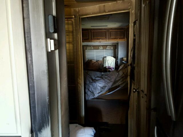 1RF42464252034958 - 2005 ROADMASTER RAIL MONOCOQUE BROWN photo 6