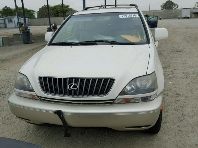 JT6HF10U2Y0163133 - 2000 LEXUS RX 300 WHITE photo 9