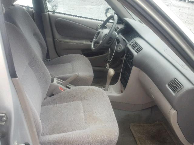 1Y1SK52872Z413773 - 2002 CHEVROLET GEO PRIZM 银色 照片 5