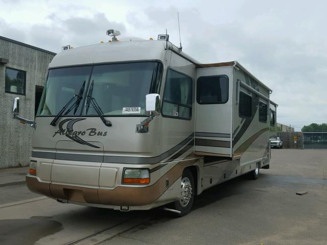 4UZAAHBS02CJ81242 - 2002 FREIGHTLINER CHASSIS X TAN photo 5