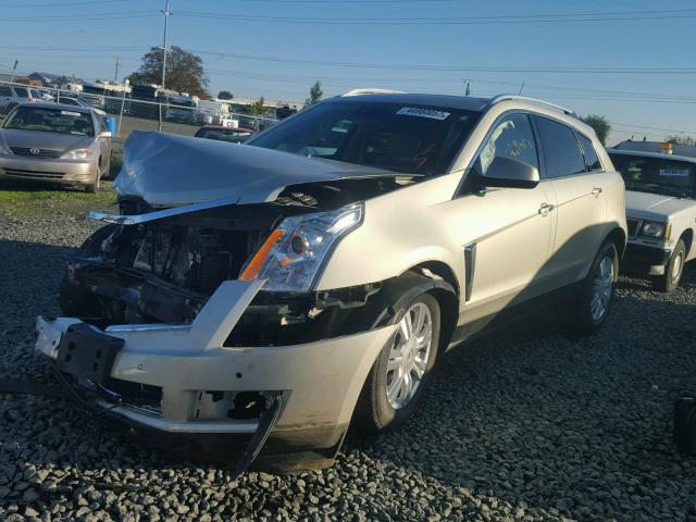 3GYFNEE36FS550021 - 2015 CADILLAC SRX GOLD photo 2