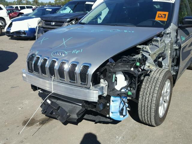 1C4PJLAS6HW668388 - 2017 JEEP CHEROKEE S SILVER photo 9