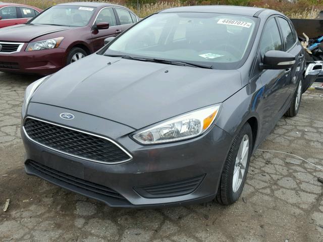 1FADP3K27GL267289 - 2016 FORD FOCUS SE GRAY photo 2