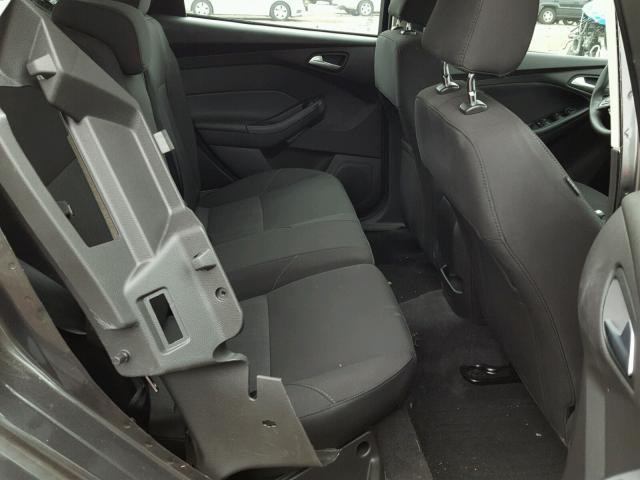 1FADP3K27GL267289 - 2016 FORD FOCUS SE GRAY photo 6