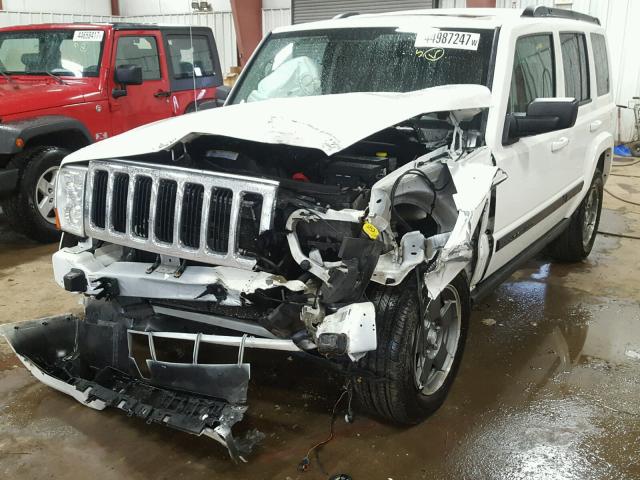 1J8HG48K38C218769 - 2008 JEEP COMMANDER WHITE photo 2