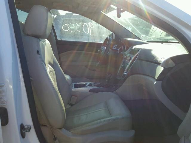 3GYFNBEY4AS621445 - 2010 CADILLAC SRX PERFOR WHITE photo 5
