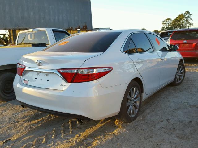 4T1BK1FK8FU029079 - 2015 TOYOTA CAMRY XSE WHITE photo 4