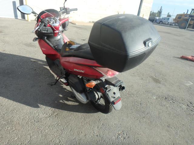 MLHJF2806B5002700 - 2011 HONDA PCX RED photo 3