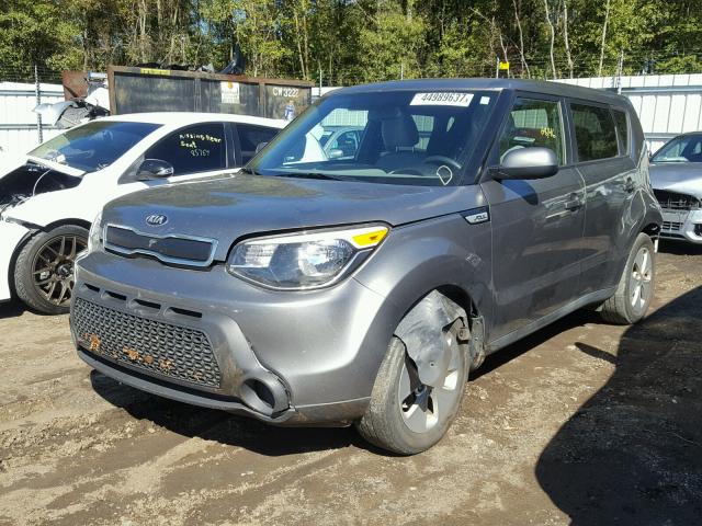 KNDJN2A25F7200602 - 2015 KIA SOUL GRAY photo 2