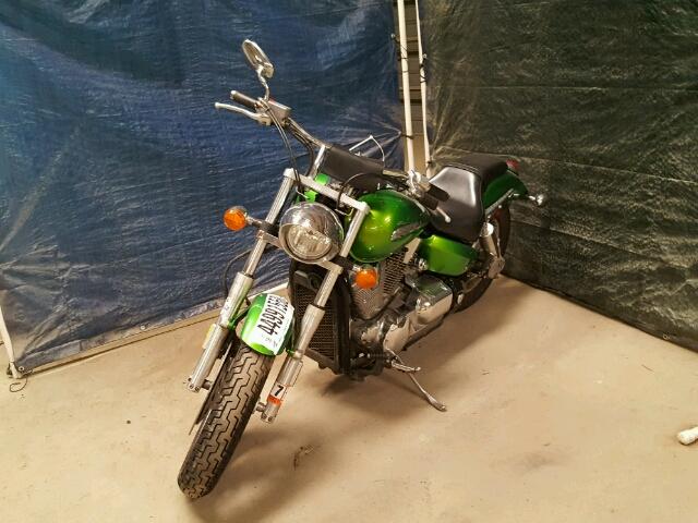 1HFSC55047A301760 - 2007 HONDA VTX1300 C GREEN photo 2