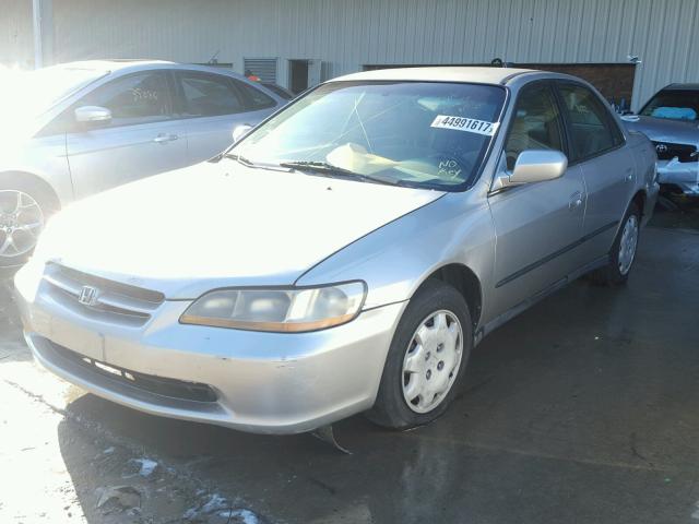 1HGCG5645XA116722 - 1999 HONDA ACCORD GRAY photo 2