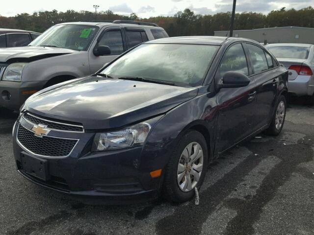 1G1PA5SGXE7476766 - 2014 CHEVROLET CRUZE LS BLUE photo 2