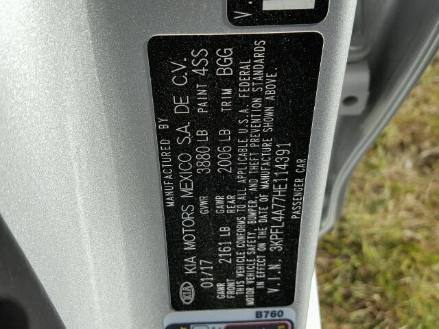 3KPFL4A77HE114391 - 2017 KIA FORTE SILVER photo 10