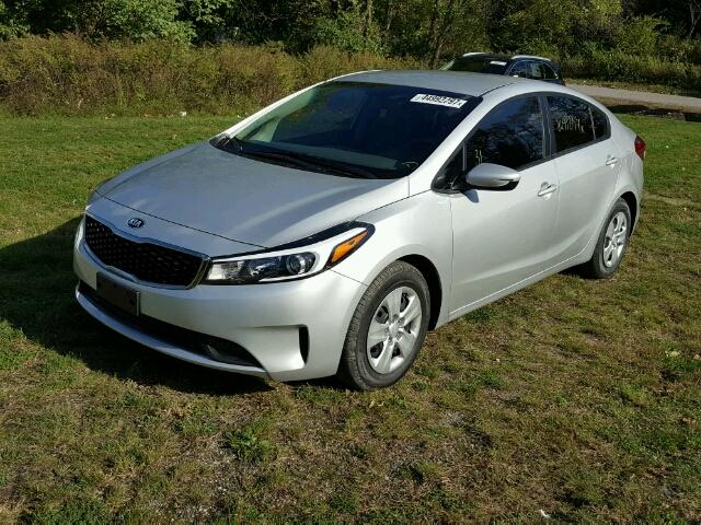 3KPFL4A77HE114391 - 2017 KIA FORTE SILVER photo 2