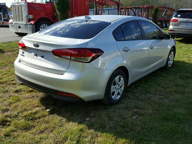 3KPFL4A77HE114391 - 2017 KIA FORTE SILVER photo 4