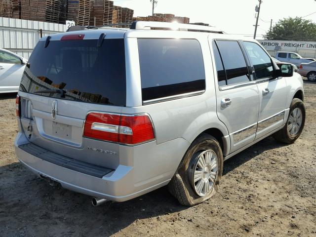 5LMJJ2J5XDEL05031 - 2013 LINCOLN NAVIGATOR 银色 照片 4