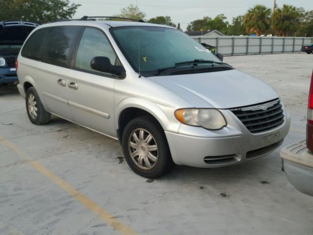 2C4GP54LX5R241587 - 2005 CHRYSLER TOWN & COU SILVER photo 1