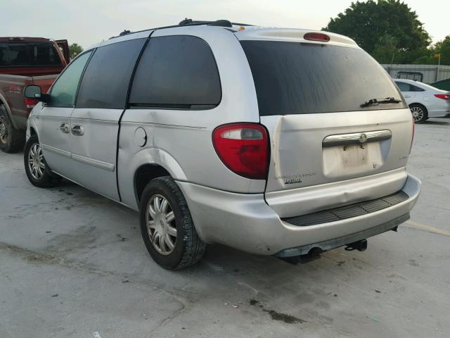 2C4GP54LX5R241587 - 2005 CHRYSLER TOWN & COU SILVER photo 3