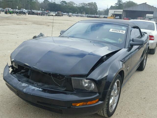 1ZVFT84N365121331 - 2006 FORD MUSTANG BLACK photo 2