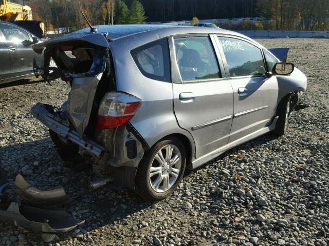 JHMGE88419S001762 - 2009 HONDA FIT SPORT GRAY photo 4