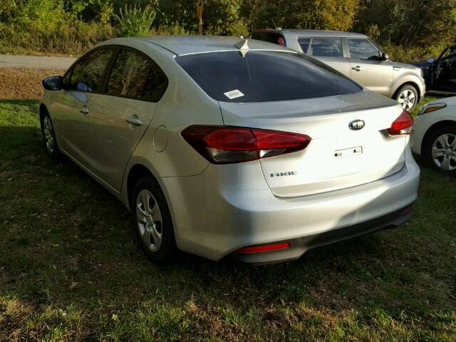 3KPFK4A72HE090925 - 2017 KIA FORTE SILVER photo 3