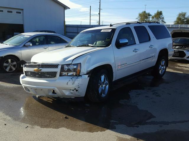 1GNSKKE33BR247133 - 2011 CHEVROLET SUBURBAN K WHITE photo 2