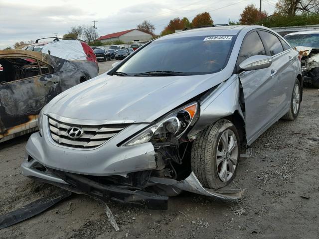 5NPEC4AC5BH098994 - 2011 HYUNDAI SONATA SE SILVER photo 2