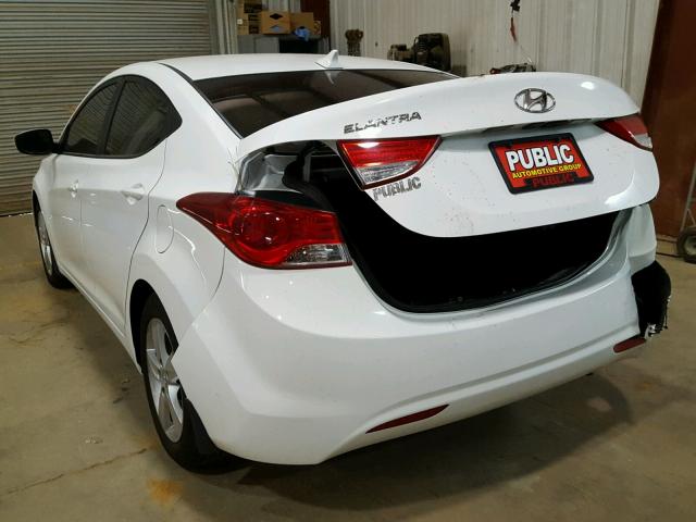 5NPDH4AE8DH296048 - 2013 HYUNDAI ELANTRA GL WHITE photo 3