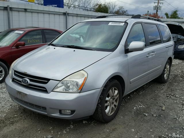 KNDMB233366030788 - 2006 KIA SEDONA EX SILVER photo 2