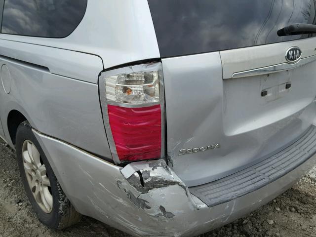 KNDMB233366030788 - 2006 KIA SEDONA EX SILVER photo 9