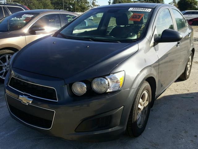 1G1JA5SH5C4216840 - 2012 CHEVROLET SONIC GRAY photo 2